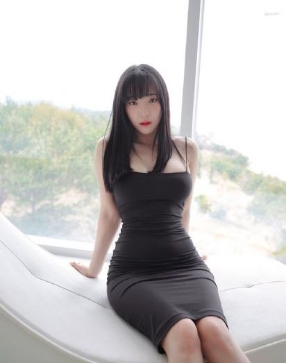 她在她老公面前被耍了